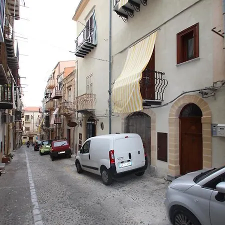 Vanni House 68 Apartment Cefalu